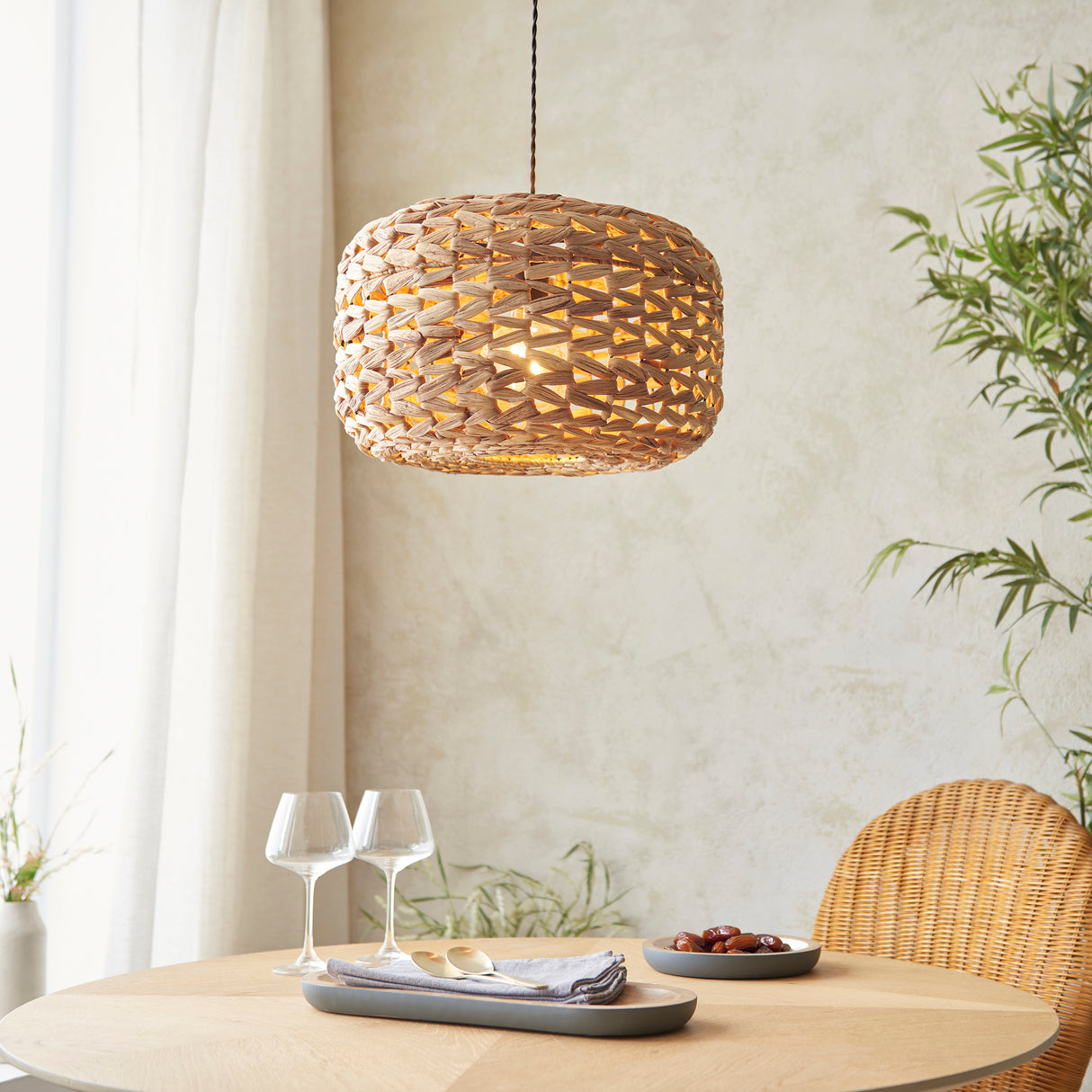 Scandinavian Raffia Handwoven Pendant Ceiling Light | E27 | Natural Rattan