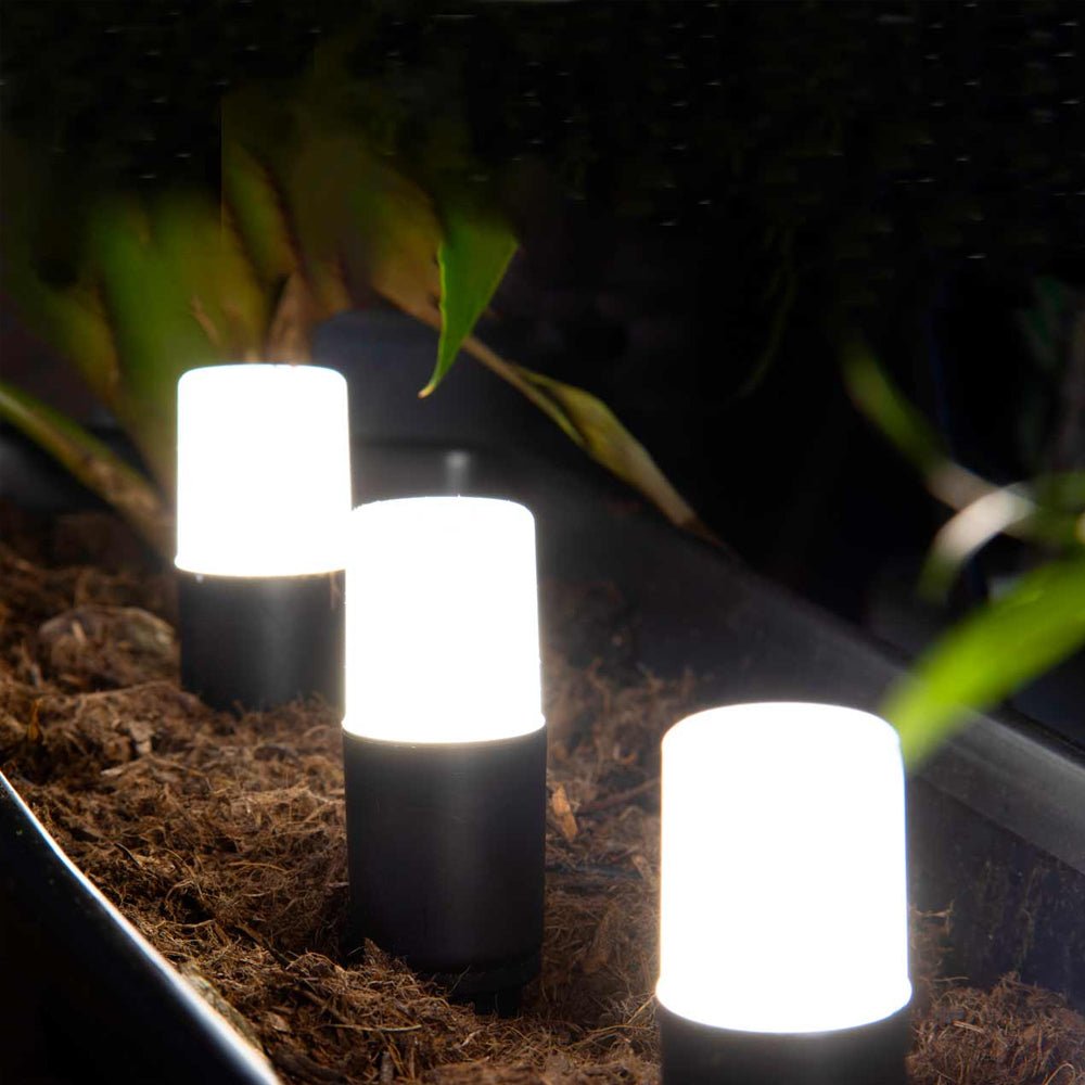 4 x LED IP65 Outdoor Pathway Garden Spike Ground Spot Light Kit